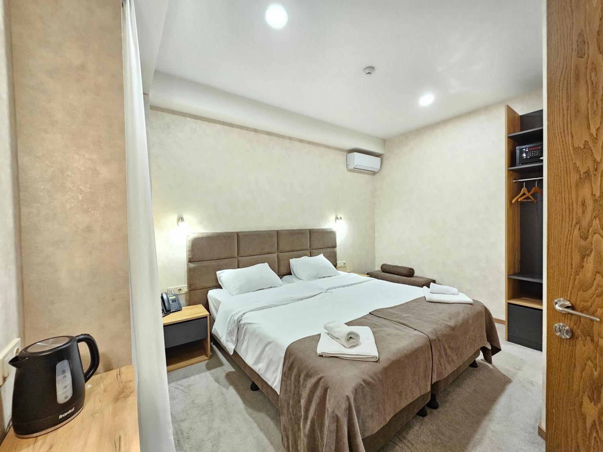 Brooch Boutique Hotel Tbilisi Bagian luar foto